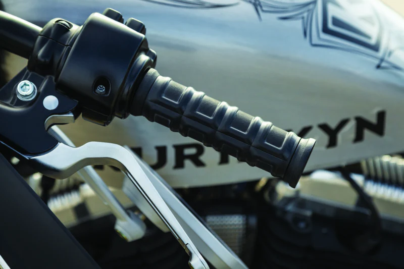 Kuryakyn Dillinger Grips Dual Cable Satin Black - Image 5