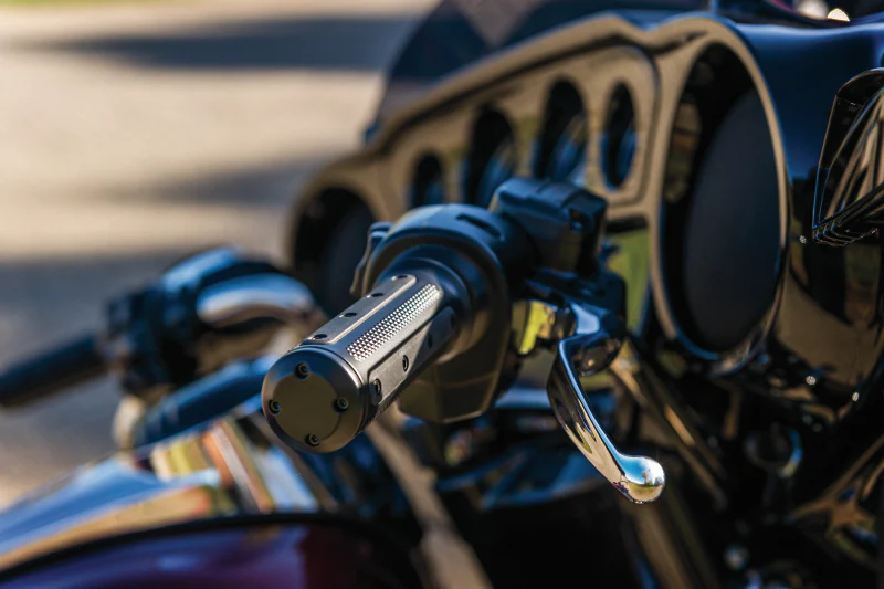 Kuryakyn Heavy Industry Grips Throttle-By-Wire Black - Image 4
