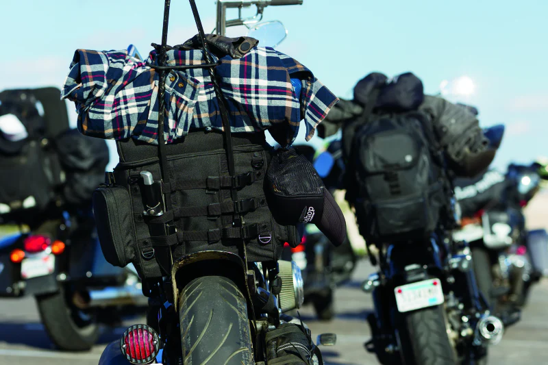 Kuryakyn Momentum Vagabond Bag - Image 10
