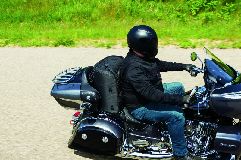 Kuryakyn Momentum Wanderer Seat Bag - Image 3