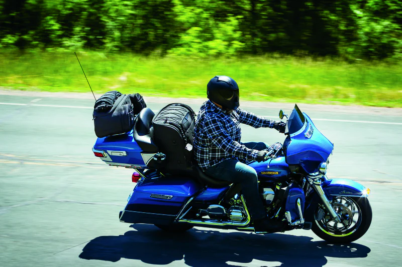 Kuryakyn Momentum Wanderer Seat Bag - Image 4