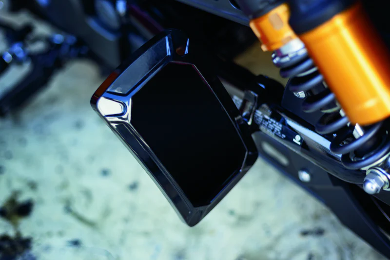 Kuryakyn Nova Curved Vertical Mount Side License Plate Holder Gloss Black - Image 4