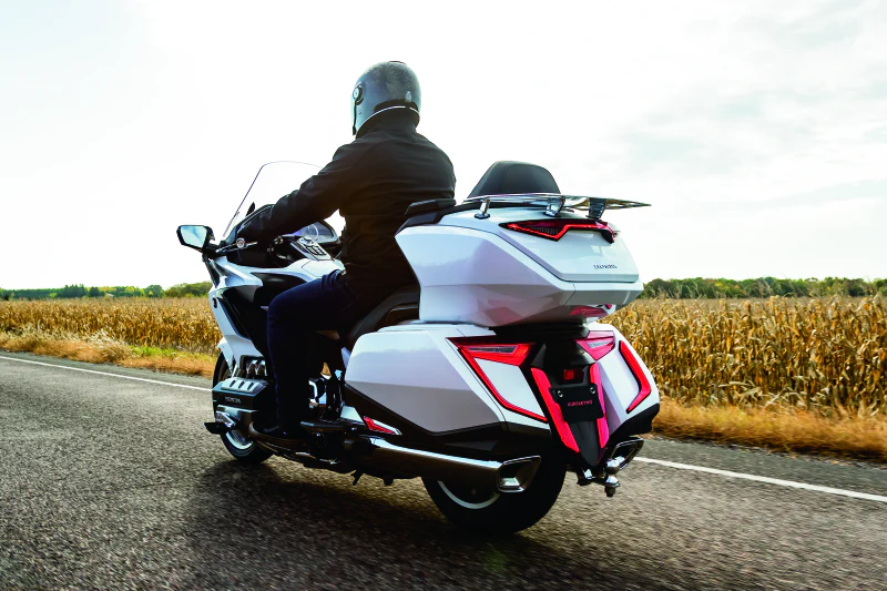 Kuryakyn Omni L.E.D. Rear Bag Accents 18 and up GL1800 - Image 3