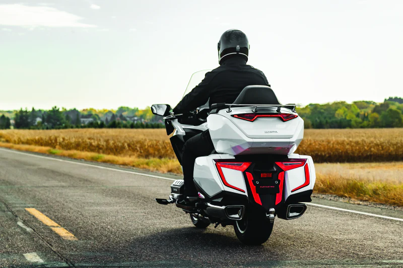 Kuryakyn Omni L.E.D. Rear Bag Accents 18 and up GL1800 - Image 6