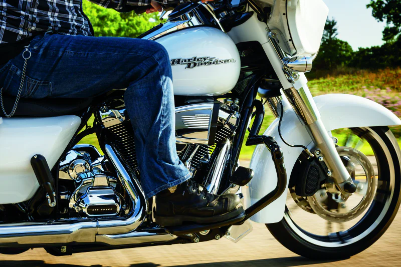 Kuryakyn Starter Cover Milwaukee-8 Chrome - Image 2