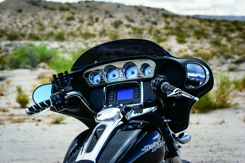 Kuryakyn Switch Panel Accent 14-Up Touring Models Chrome - Image 4