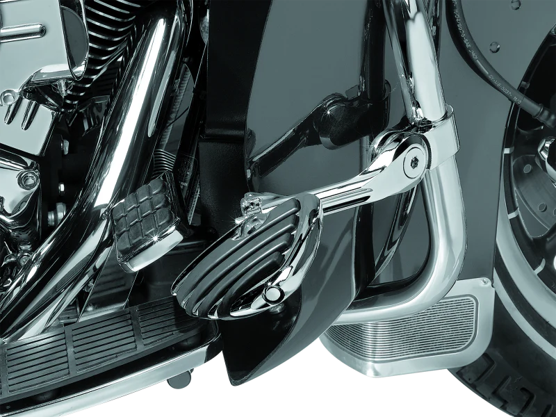 Kuryakyn Tour-Tech Cruise 6in Mount Arm  With ISO Wing Pegs 1-1/4in Clamp Chrome