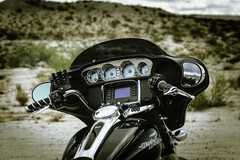 Kuryakyn Tri-Line Gauge Trim 14-Up Touring Models Chrome - Image 7