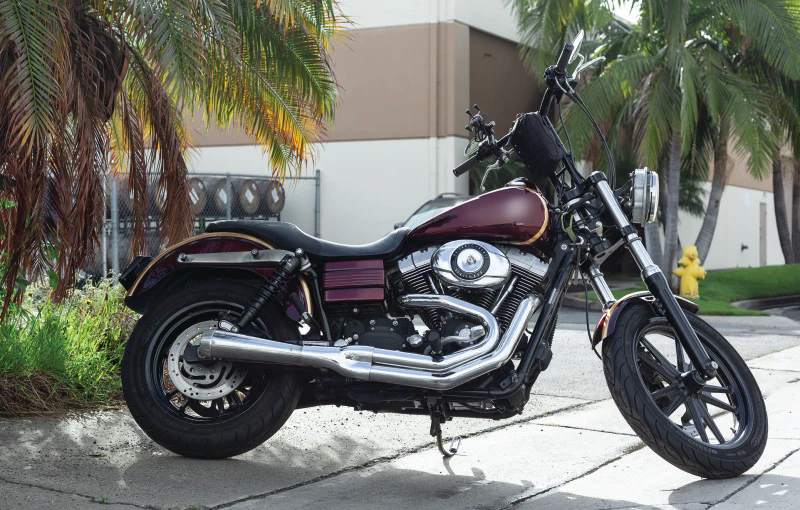 Progressive Harley 412 Series Shocks 13.5in - Black - Image 3