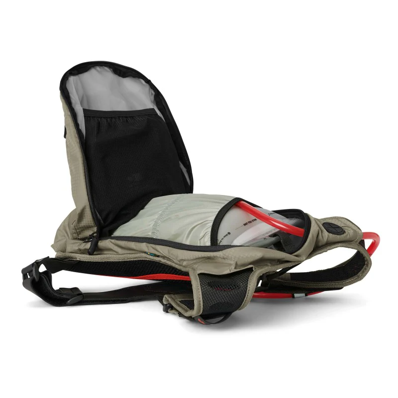 USWE Outlander Moto Hydration Pack 9L - Sand - Image 2